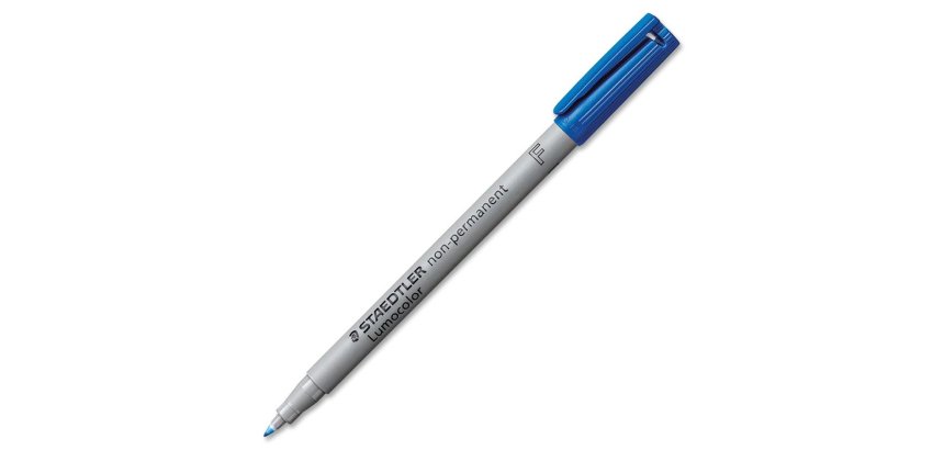 Feutre multi-usages pour support lisse LUMOCOLOR Encre bleu non permanente Pointe fine de 0,6mm