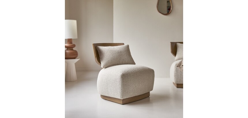 Fauteuil June en mindi massif et tissu écru