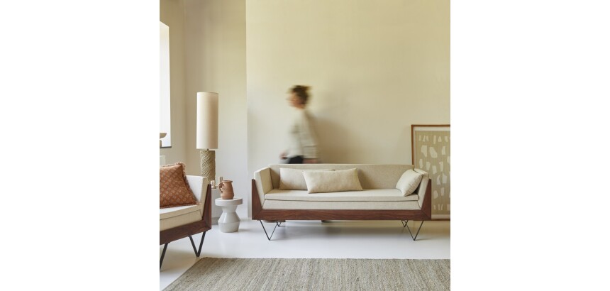 Canapé droit Metric en palissandre massif et tissu, 3 places