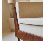 Fauteuil Metric en palissandre massif et tissu beige