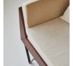 Fauteuil Metric en palissandre massif et tissu beige