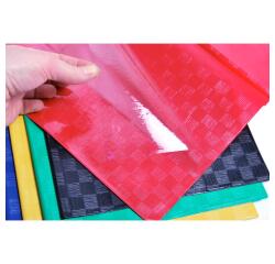 Protège-cahiers grain madras avec rabats marque-pages PVC 22/100ème 17x22 cm