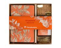 Jardin des Sens, Kit de papeterie contenant un carnet 11x17 cm 64 pages lignées, un crayon de papier, 2 pinces doubles-clip, 10 trombones et une gomme