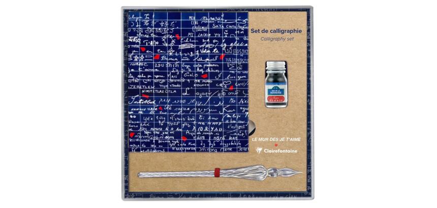 Le Mur des Je t'aime, Set de calligraphie 21x21 cm contenant une plume de verre, un flacon d'encre Rue de la Verrerie 10ml Jacques Herbin, un bloc de 60 feuilles de papier blanc 185g