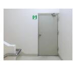 Panneau PVC adhésif antidérapant évacuation droite 20x20 cm - Vert