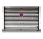 Panneau PVC adhésif antidérapant Interdiction de stationner 30 cm - Rouge