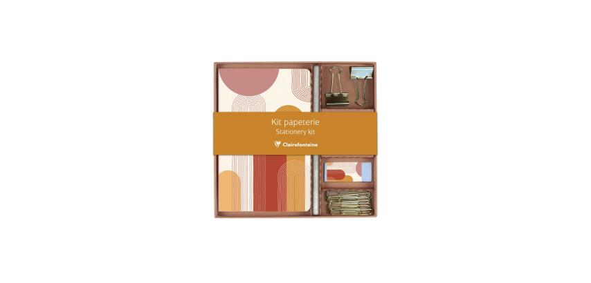 Terracotta, Kit de papeterie contenant un carnet 11x17 cm 64 pages lignées, un crayon de papier, 2 pinces doubles-clip, 10 trombones et une gomme