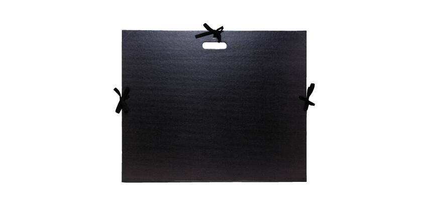 Tekenmap Kraft zwart vernist - met linten en handvat 59x72cm -formaat Raisin - Zwart