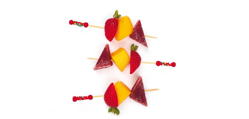 boîte de 200 piques cocktail en bambou à perles rouges 12 cm