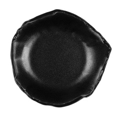 assiette brute destructurée noire