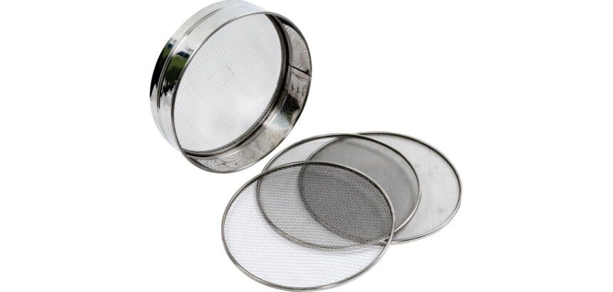 tamis inox avec 4 fonds interchangeables 3,2,1 et 0.75 mm 21 cm