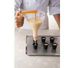 entonnoir gradué à piston copolyester transparent avec support et 1 douille - 0.75 L