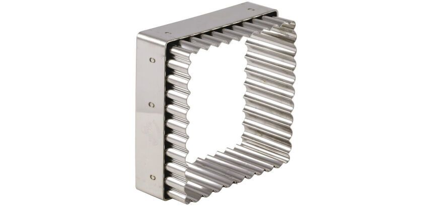 découpoir inox carré cannelé 8x8 cm