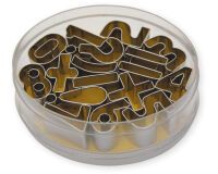 boîte de 16 découpoirs inox chiffres et signes