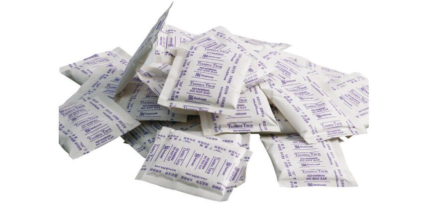 paquet de 100 sachets de silice pour conservation des pièces en sucre emballées