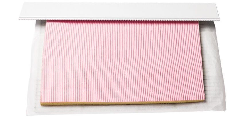peigne à décor polypropylène rayures fines 2 et 3 mm 34 cm