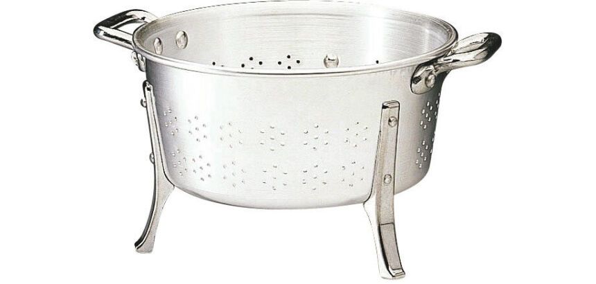 passoire en aluminium à pieds et à anses 28 cm