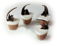 carton de 100 verrines en polystyrène pour entrées et desserts Triangle 85 mm H 65 mm 17 cl