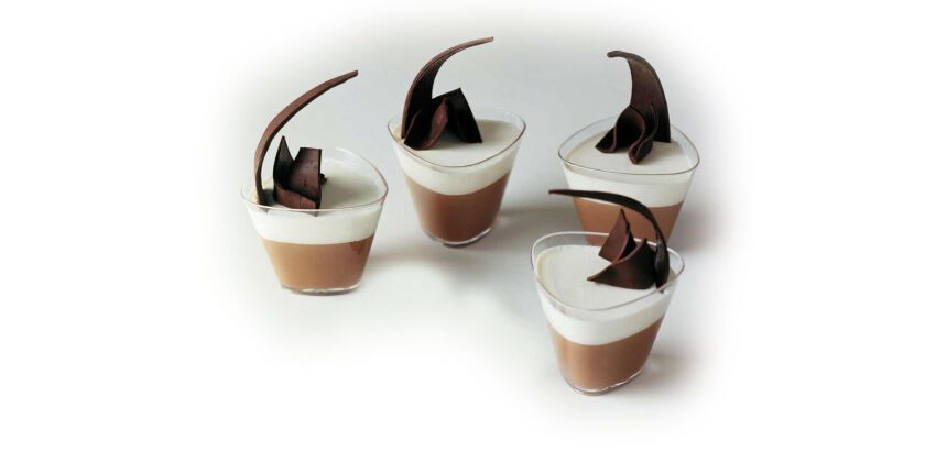 carton de 100 verrines en polystyrène pour entrées et desserts Triangle 85 mm H 65 mm 17 cl