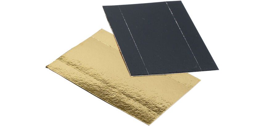 paquet de 200 fonds à part de gâteau en carton métallisé dessus or dessous noir à bords pliables rectangulaires 130x45x15 mm