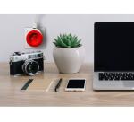 WATT&CO Chargeur secteur USB intégré - rouge - Câble 3 en 1 fourni