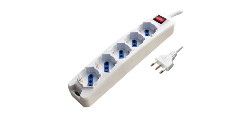 Presa multipla con interruttore - 5 prese multistandard tedesco/italiano - MKC