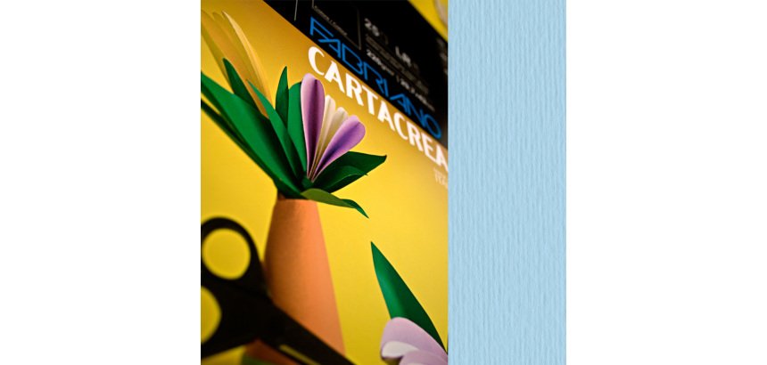 Cartoncino CartaCrea - 35 x 50 cm - 220 gr - celeste 118 - Fabriano -  blister 10 fogli