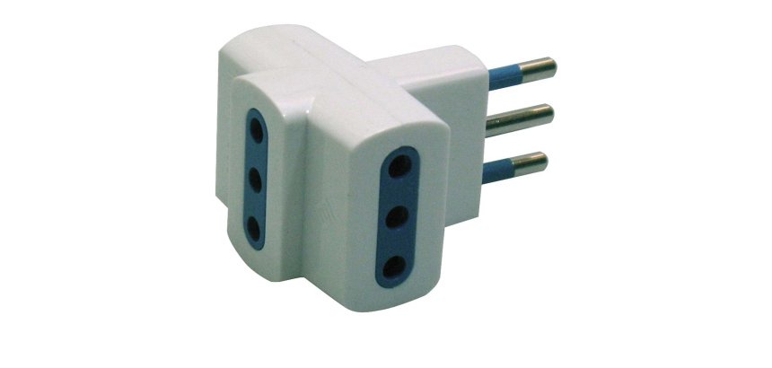 Adattatore triplo con spina 2P+T 10A - 3 prese 10A - MKC