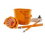 Kit per pavimenti Secchiostrizza - secchio con strizzatore 12 L + mop 240 gr + manico da 130 cm - arancione - Perfetto