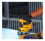 Scie sauteuse DEWALT 650 W à poignée supérieure - semelle anti-rayure