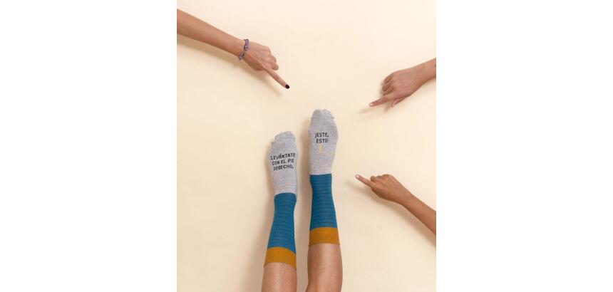 Calcetines "Levántate con el pie derecho" Smiley talla 36-41
