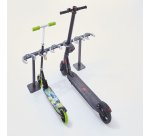 Range Trottinettes sur Pied  6 trottinettes - Côte à côte