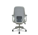 Chaise de bureau Ergo529, dossier en maille grise, assise en tissu gris, piètement gris clair, roulettes en nylon