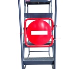 Porte de sécurité pour escabeaux et plateformes de travail