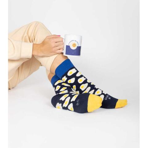 Kit Taza + Calcetines "Te quiero un huevo" talla 36-41