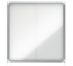 Vitrina de interior Nobo para 12 hojas A4 con superficie magnética y puerta deslizante