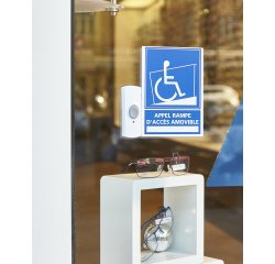 Carillon pour rampe d'accès et panneau de signalisation