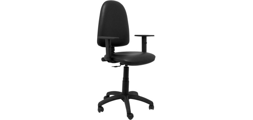 Silla Ayna similpiel negro con brazos regulables