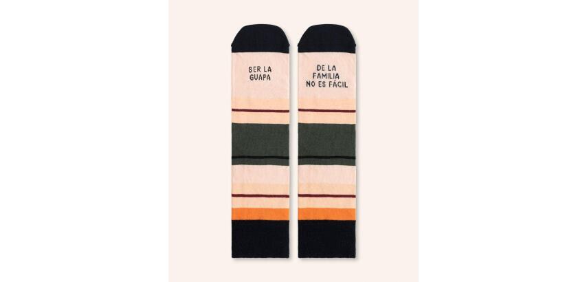 Calcetines "Ser la guapa de la familia no es fácil" talla 36-41
