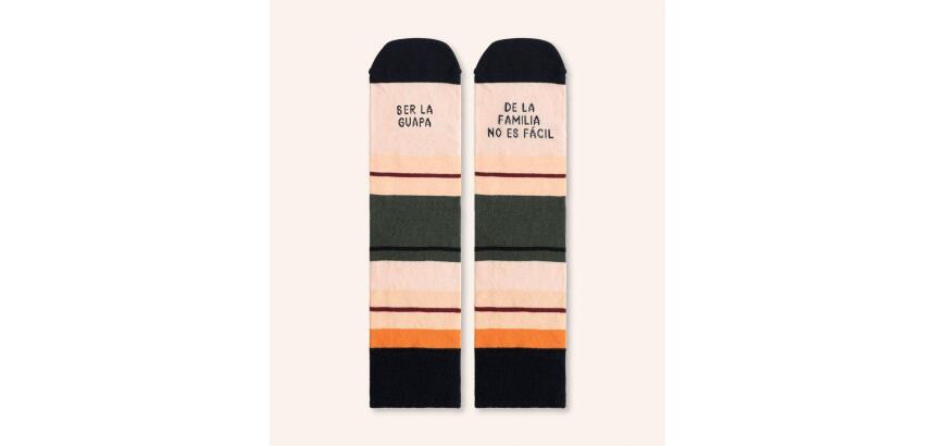 Calcetines "Ser la guapa de la familia no es fácil" talla 36-41
