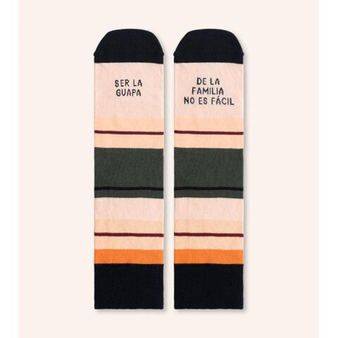 Calcetines "Ser la guapa de la familia no es fácil" talla 36-41