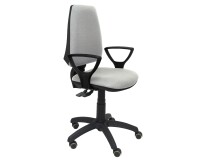 Silla de oficina Elche sincronizada con brazos fijos y ruedas de parquet