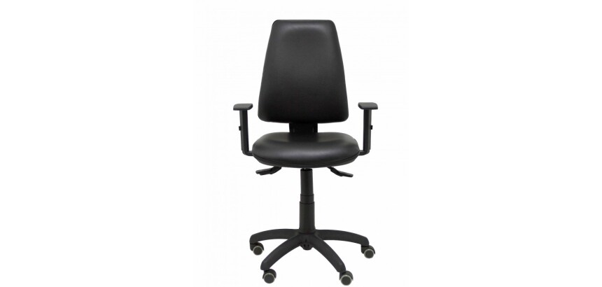 Silla Elche asincro similpiel negro con brazo regulable y ruedas de parqué