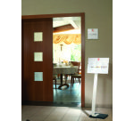 Support d'information sur pied CRYSTAL SIGN® STAND A3