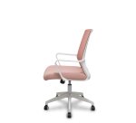Fauteuil inclinable Ergo535 blanc avec dossier en maille rose, assise en tissu rose et roulettes en nylon
