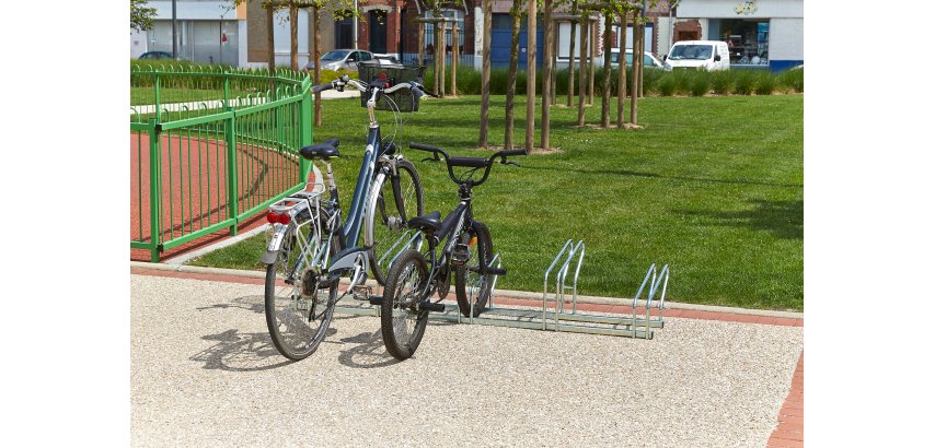 Râtelier sur 2 niveaux cote à cote pour 5 vélos