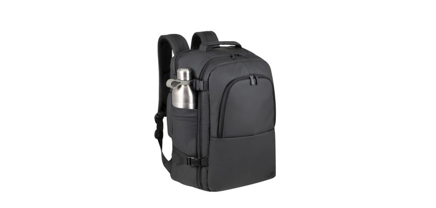 Mochila para portátil de viaje ECO impermeable negra 17.3 '' Rivacase