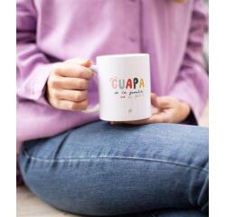 Taza "Ser la guapa de la familia no es fácil" 350ml cerámica 
