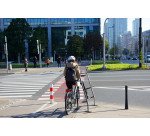 Repose-pied polyvalent pour vélo et assis-debout