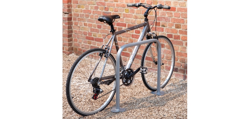 Lot de 2 ranges vélos platine pour 4 vélos
Tube Ø 40 mm + peinture poudre époxy grise
Platine Ø152mm, ép. 5mm et trous de fixation Ø9mm   MODELE CARRE